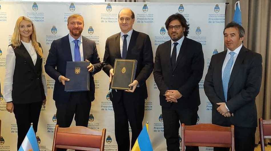 Україна заключила із Аргентиною договір про передачу засуджених