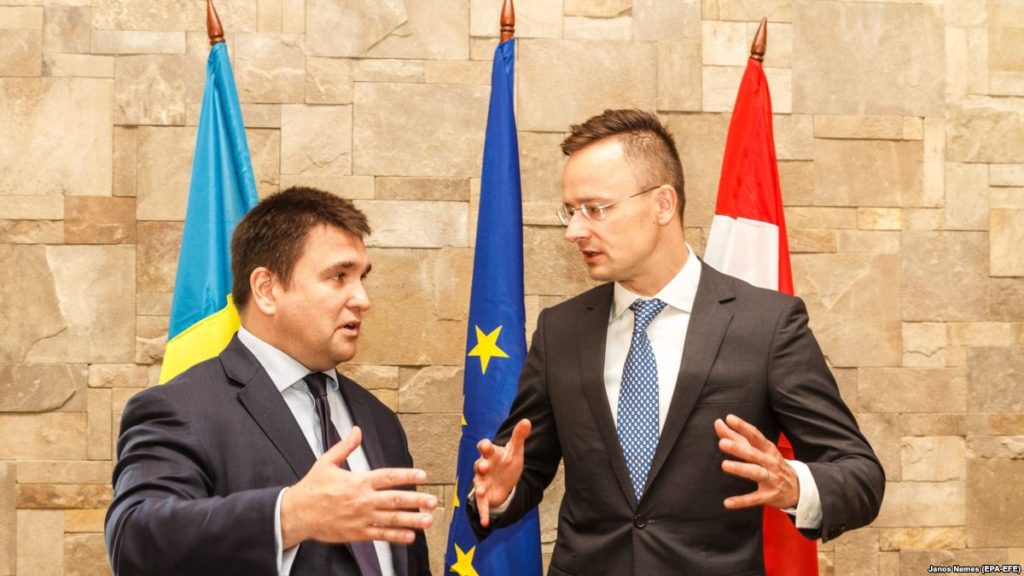 Офіційно Україна оголосила персоною нон ґрата скандального консула Угорщини в місті Береговому