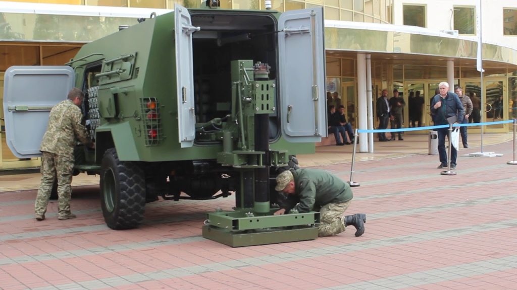 РНБО показало суспільству кадри випробування бойової машини "Барс-8ММК"