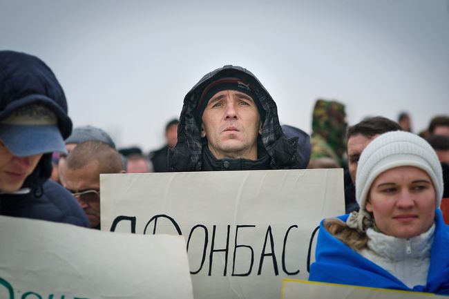 В Україні вшановують память загиблих під час обстрілу мікрорайону "Східний" у Маріуполі