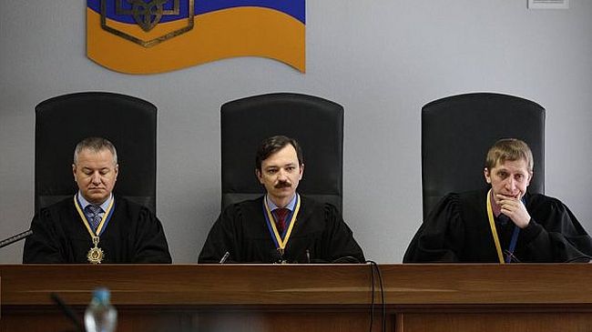 Суд над Януковичем: головуючий суддя заявив, що президент втікач сприяв РФ в окупації Криму