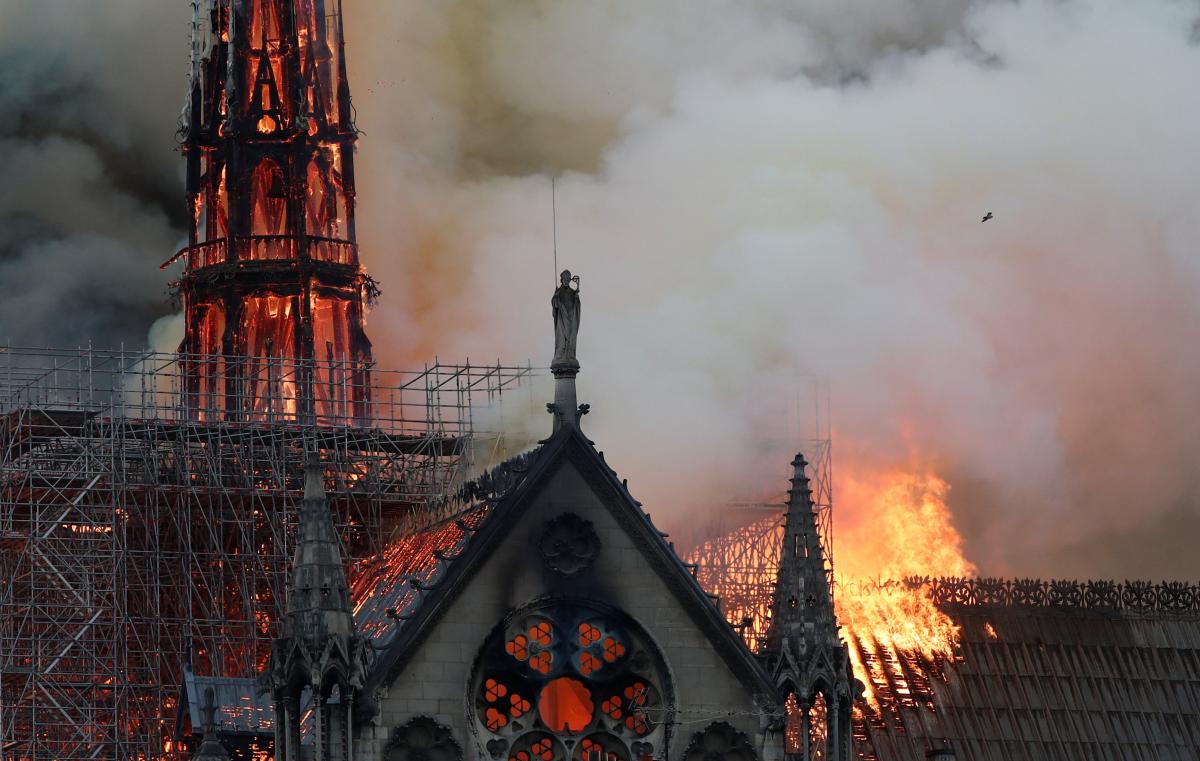 Макрон заявив, що планує відбудувати Собор Парижської Богоматері за п'ять років