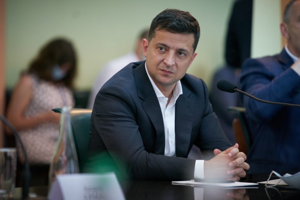 Зеленський відкинув можливість переговорів з представниками "ЛДНР"