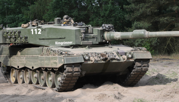 Іспанія може передати Україні до десяти танків Leopard - прем’єр