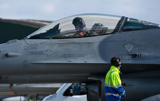 Передача Україні літаків F-16 від Данії затримується на півроку, - ЗМІ
