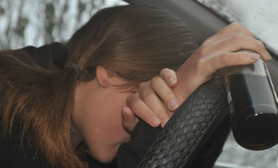 У Львові поліція затримала п'яну жінку, яка везла у багажнику трьох дітей