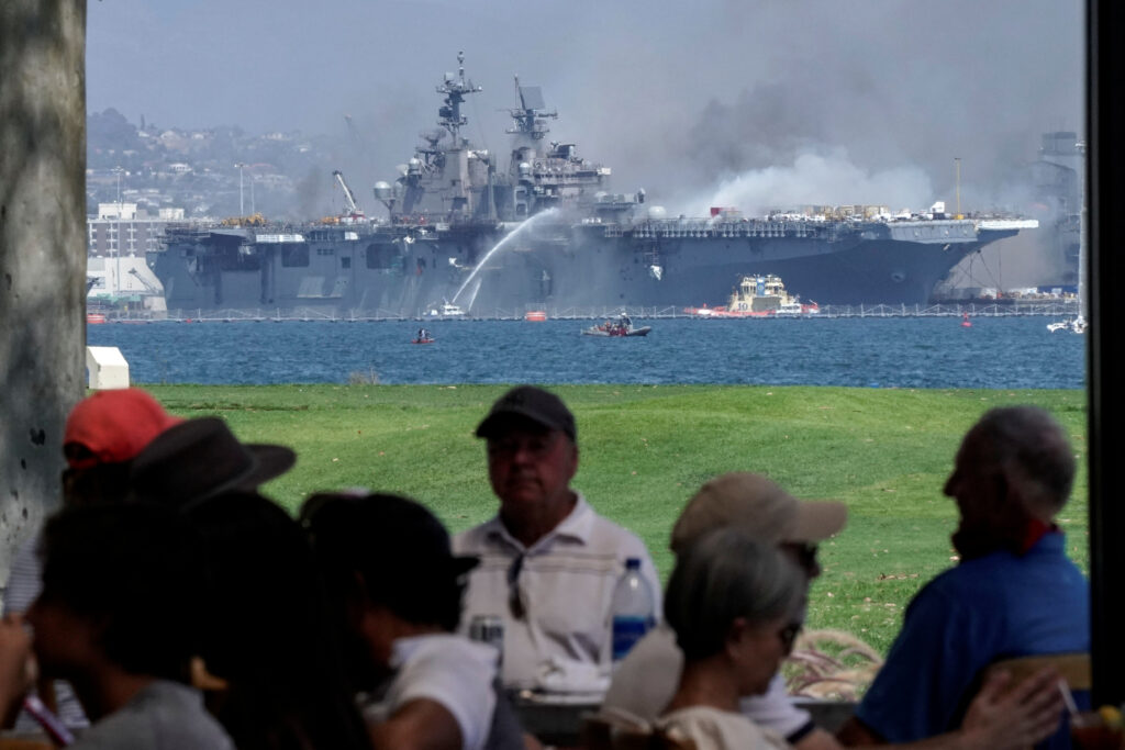 Пожежа на кораблі США тривала чотири доби