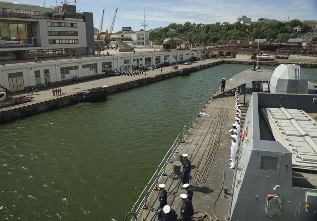 У порт Одеси прибули два кораблі країн НАТО