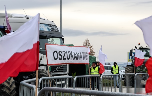 Зеленський відповів на блокаду кордону поляками