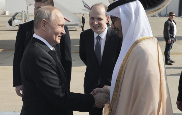 Путін прибув на переговори до Еміратів