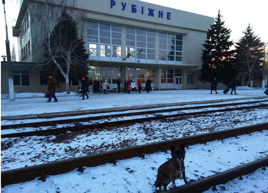 Російський літак скинув авіабомбу на вцілілі багатоповерхівки в окупованому Рубіжному