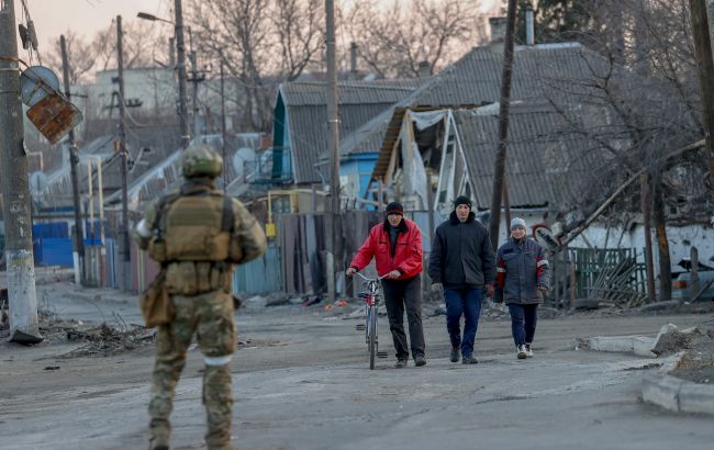 Окупанти змушують бюджетників здавати кров на потреби армії РФ, - ЦНС