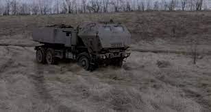 Залужний показав роботу екіпажу HIMARS, який знищує ворога по всій лінії фронту (ВІДЕО)